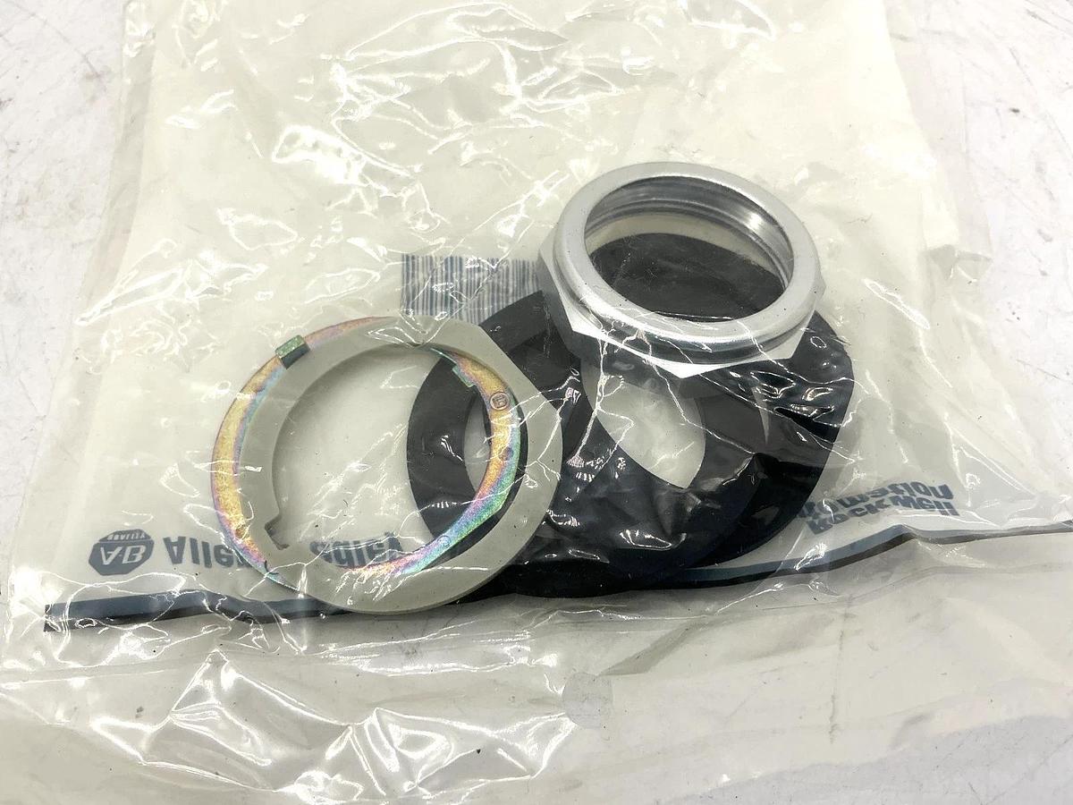 New Allen Bradley 800T-A2D2 Ser T Push Button 30mm Flush Head Black 1NC