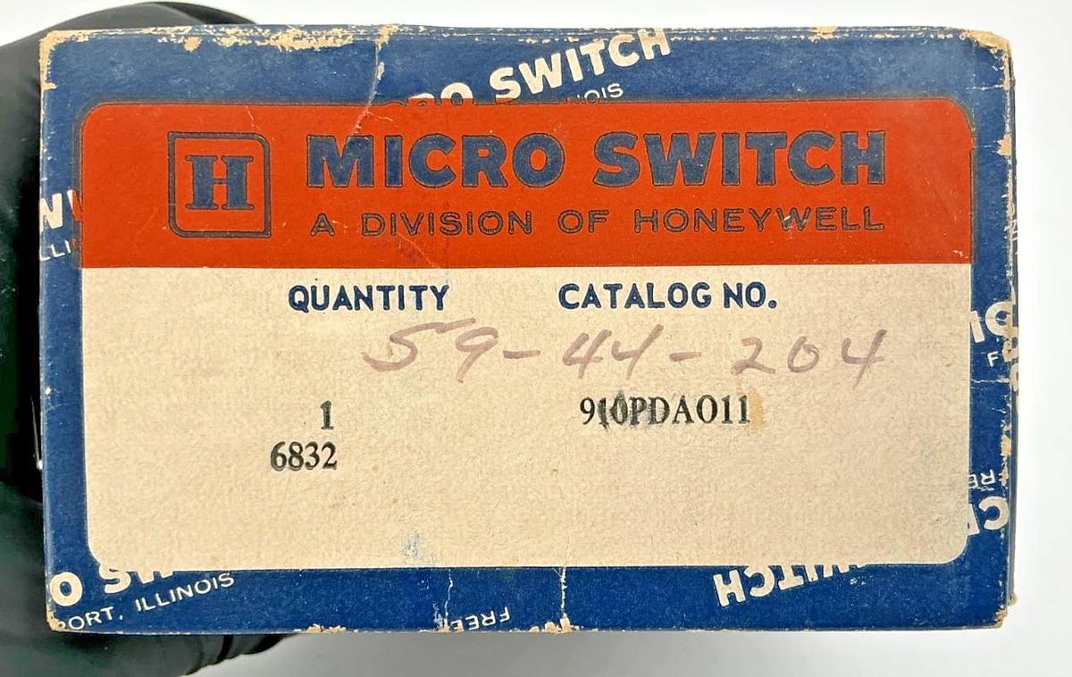 New Honeywell Micro Switch 910PDA011 Selector Switch 2Pos Coil 120V 50/60HZ