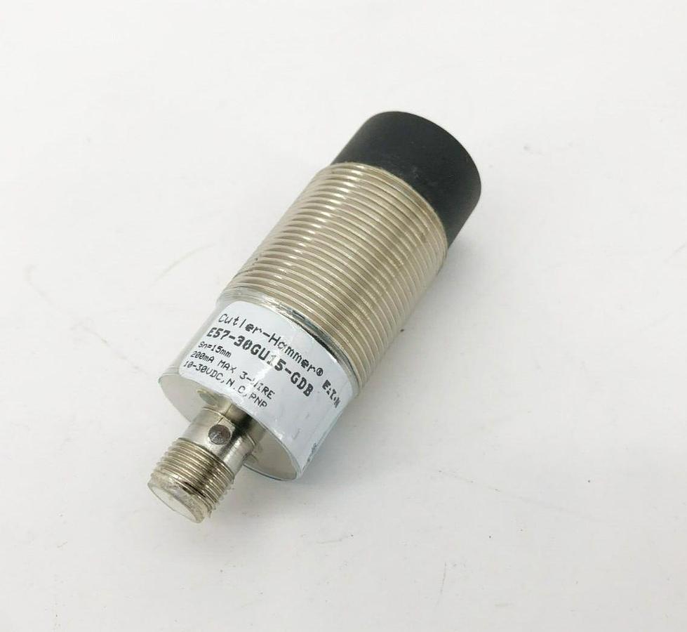 New Eaton E57-30GU15-GDB Proximity Sensor 15mm Range 10-30VDC - No Hardware