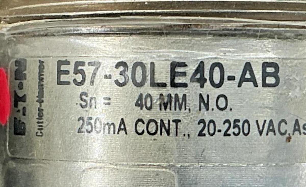 Used Eaton Cutler-Hammer E57-30LE40-AB Ser E1 Proximity Sensor 3-Pin Sn=40mm 20-250VA