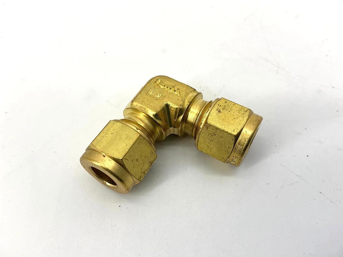 Bag of 8 New Swagelok B-8M0-9 Brass Tube Fitting Union Elbow 8mm Tube OD