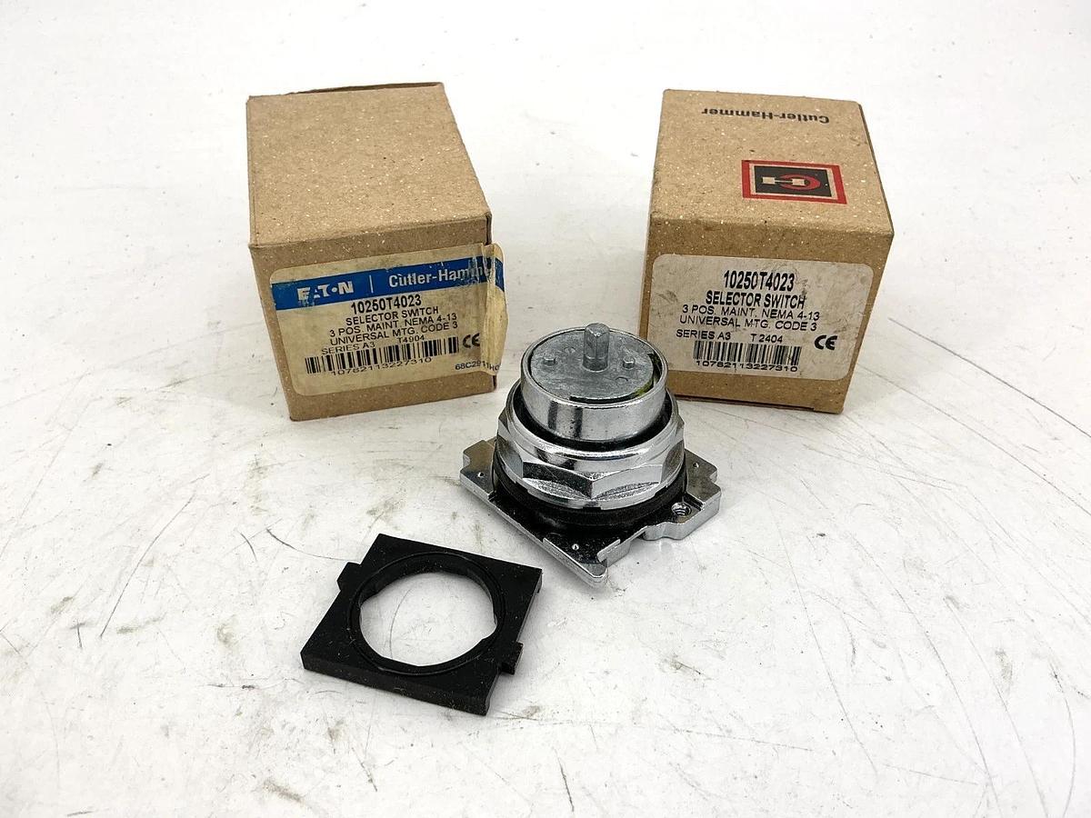 Lot of 2 New Eaton Cutler-Hammer 10250T4023 Ser A3 Selector Switch 3Pos Maint