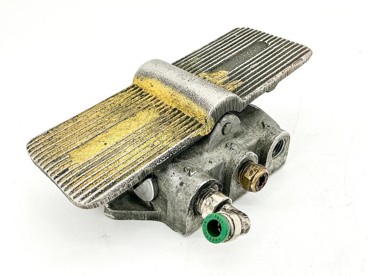 Used Ross Controls 3646A2001 Foot Switch 0.3-8.5Bar