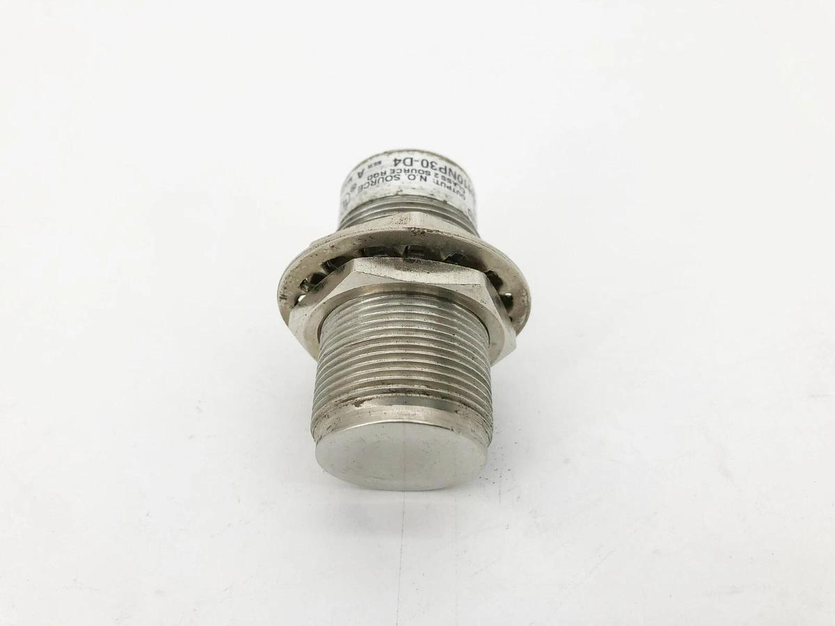 Used Allen Bradley 871TM-DH10NP30-D4 Inductive Sensor Metal Face 10mm Range 10-30VDC