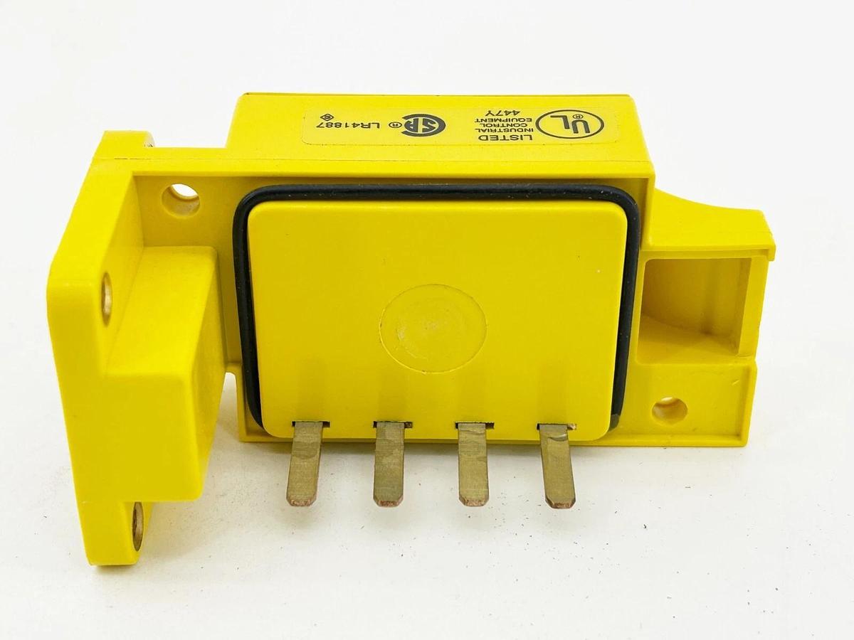 Banner Engineering RPBT-1 Power Block Maxi-Beam 10-30VDC Wiring Chamber 25697