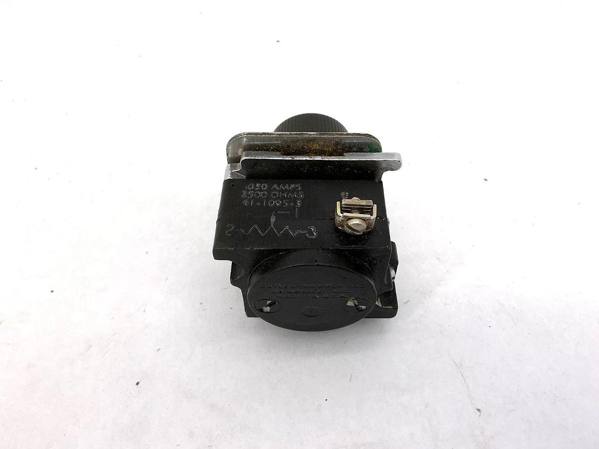 Used Cutler-Hammer 10250T332 Potentiometer 2 Watt Single 2500 OHMS 50V