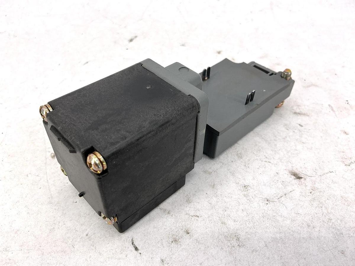 Used Eaton Cutler-Hammer E51DEL Photoelectric Thru-beam Source Head & Body 120VAC