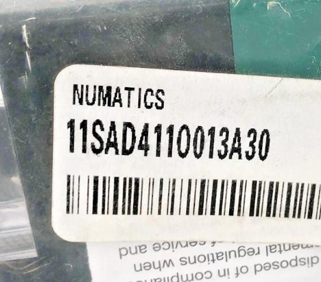 New Numatics 11SAD411O013A30 Solenoid Valve 110/120V 1/8" NPTF 150psig