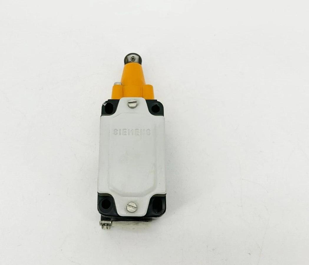 New Siemens 3SE2 120-1DV00-0AE0 Position Switch 1NO 1NC