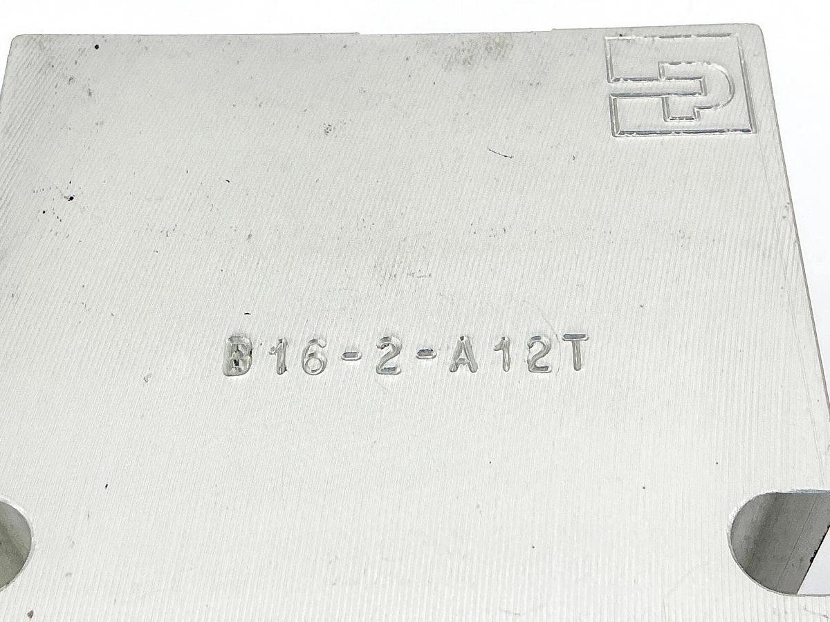 New Parker B16-2-A12T Valve Manifold