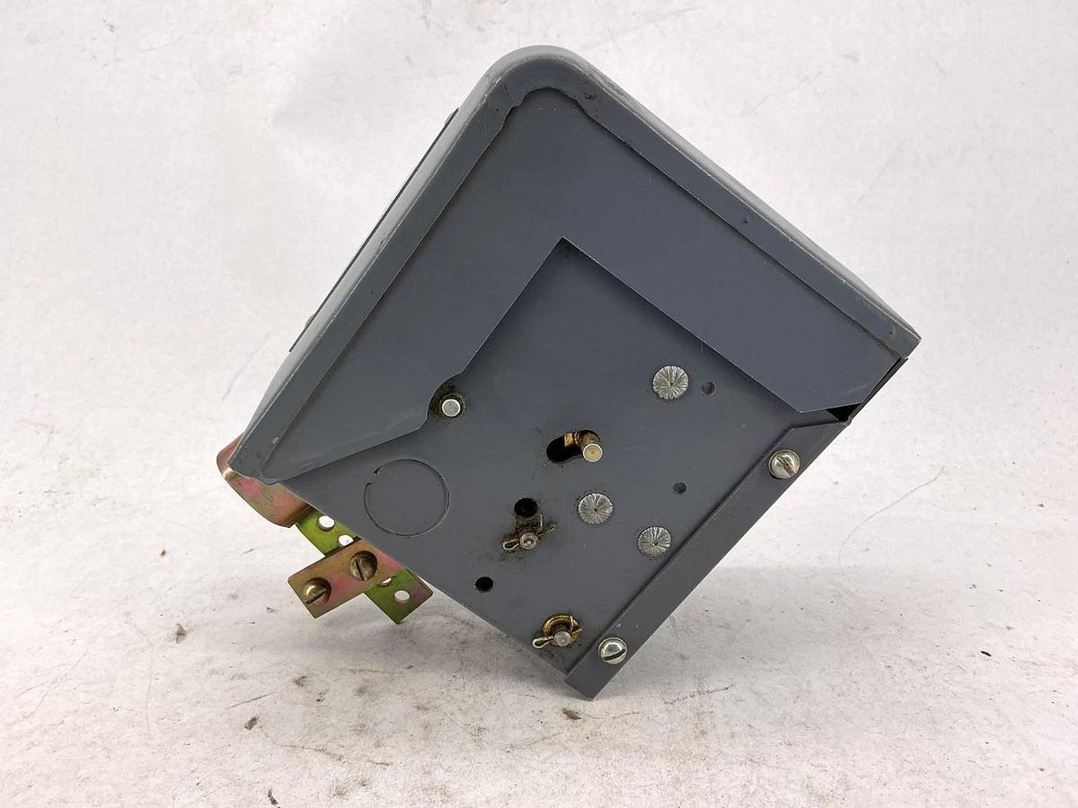 Square D 9036AG-5 Float Switch 2P Contacts Open on Liquid Rise