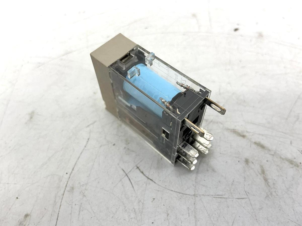 Lot of 2 New OMRON G2R-2-S DC24(S) Relay 2-Pole 8-Pin 5A 24VDC Coil G2R-2-S(S)