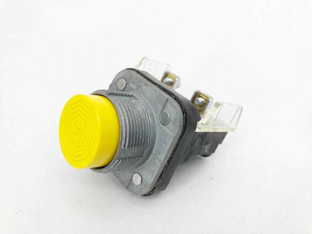 New Allen Bradley 800T-B9D1 Ser. T Yellow Extended Head Pushbutton