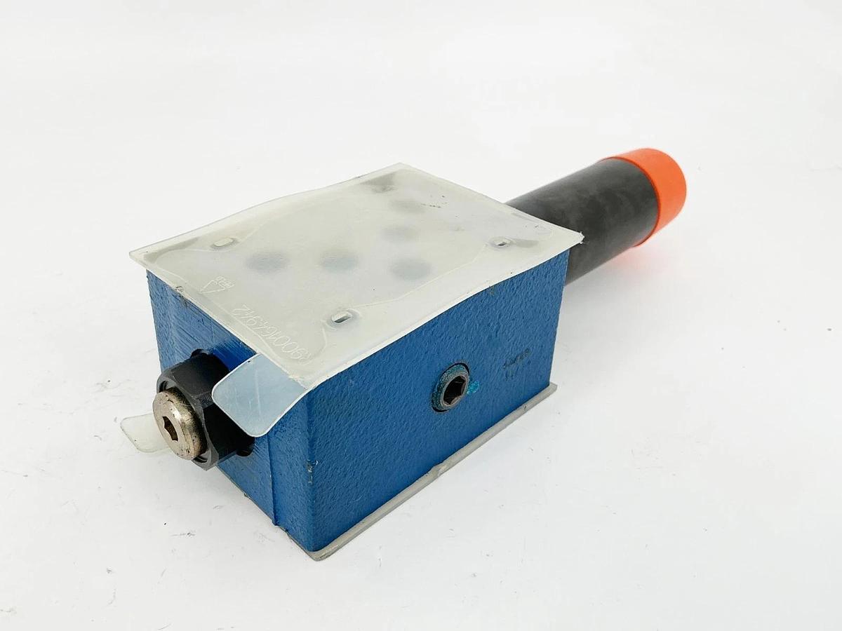 New Rexroth ZDR-10-DP2-54/210YM/12 Valve R900582564 - No Box
