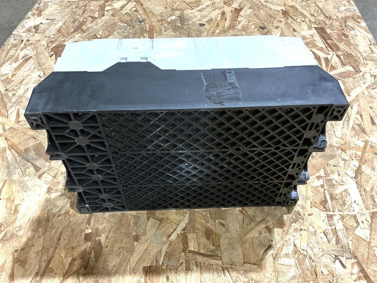 Used Eaton Cutler-Hammer S811V36N3S Starter 3P 360A 600VAC 47-63HZ S811+V36N3S