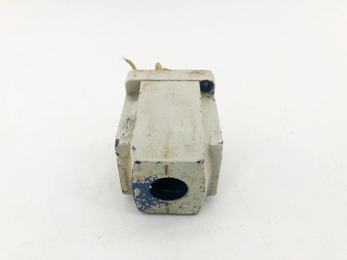 Used Vickers 400823 Solenoid Coil 120V 0.8A