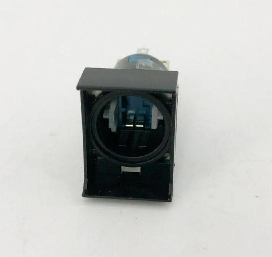 Lot of 4 New IDEC AL6H-M200 Momentary Rectangular Illuminated Pushbuttons