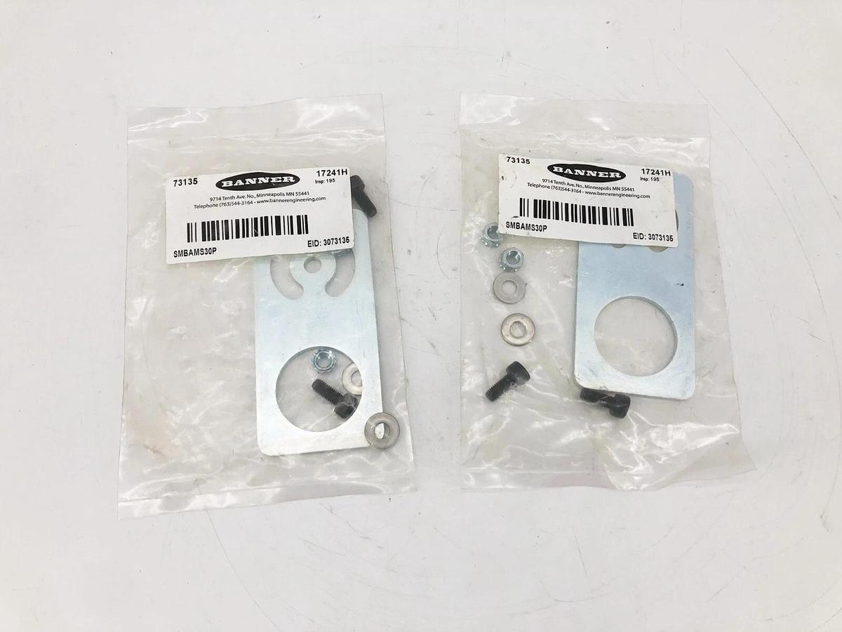 Lot of 2 New Banner Engineering SMBAMS30P Flat Brackets 73135