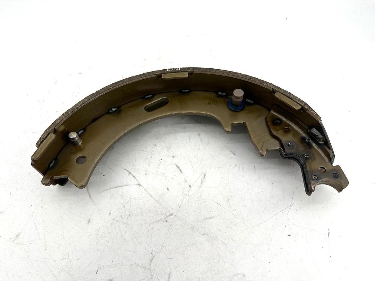 New Hyster 1463229 Right Hand Break Shoe Set - Missing Parts