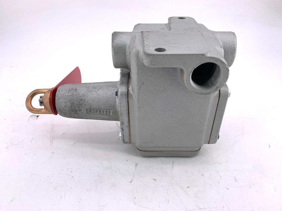 New Crouse-Hinds AFU0333 01 Conveyor Control Safety Switch Single End Right
