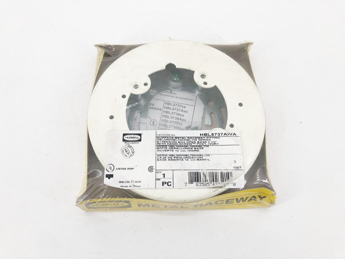 New Hubbell HBL5737AIVA Surface Metal Raceway Fitting 5-1/2" Ivory