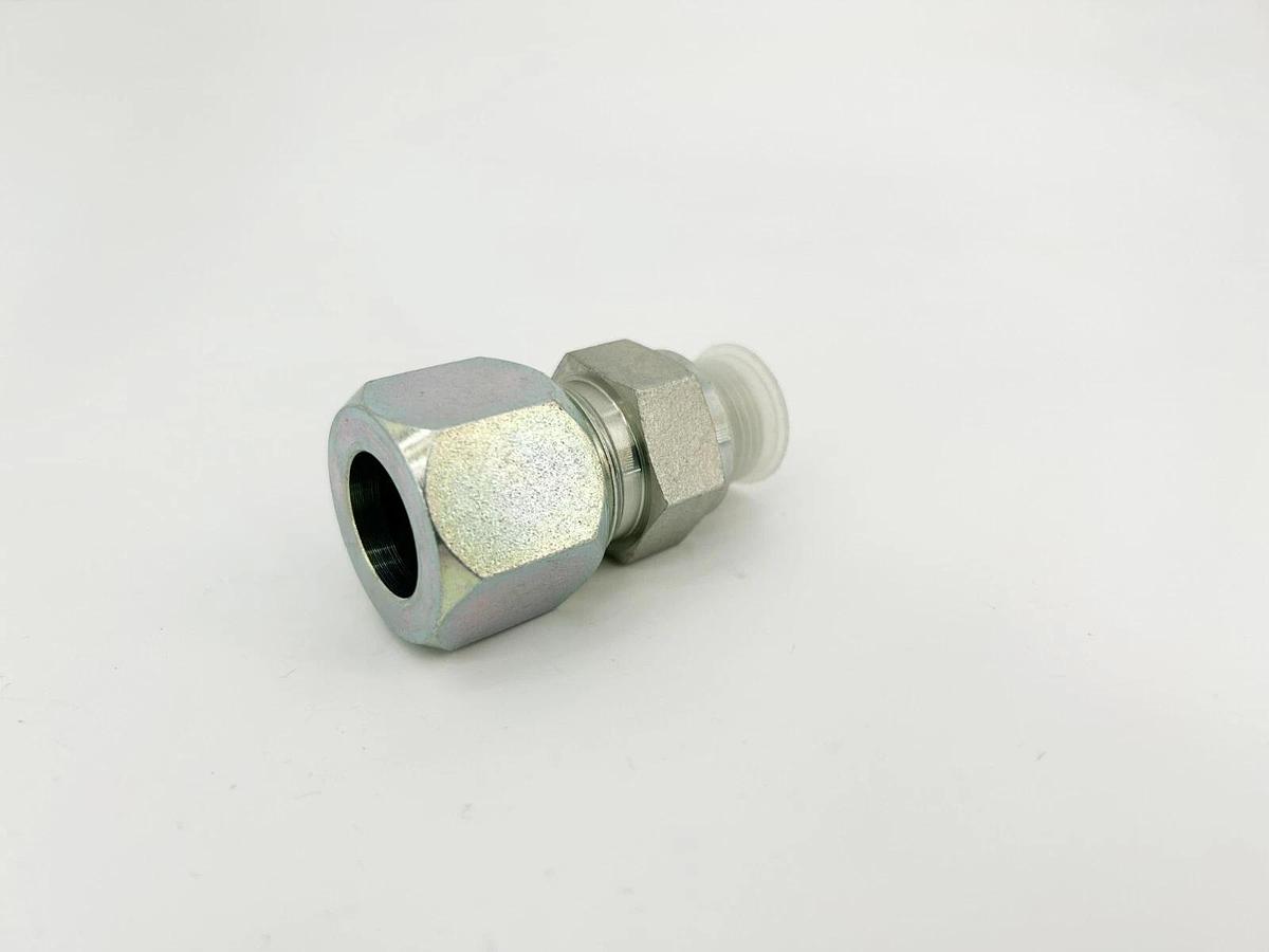 Lot of 4 New Y-FL-6400-12-08-O Adapters, Male Flareless to Male ORing Straight