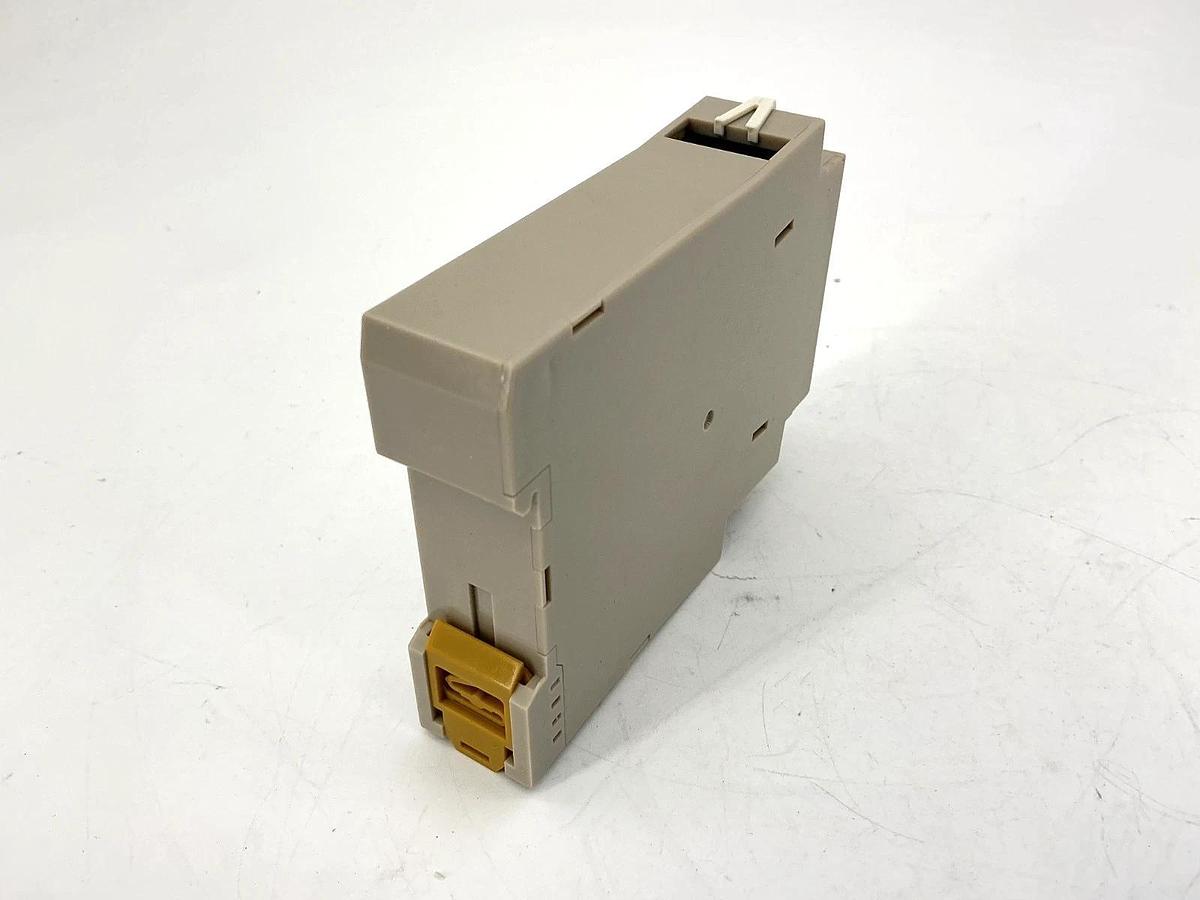 New Omron H3DE-M1 Timer Relay Time: 0.1sec-120hr 5A 250V 24-230VAC/DC 50/60HZ