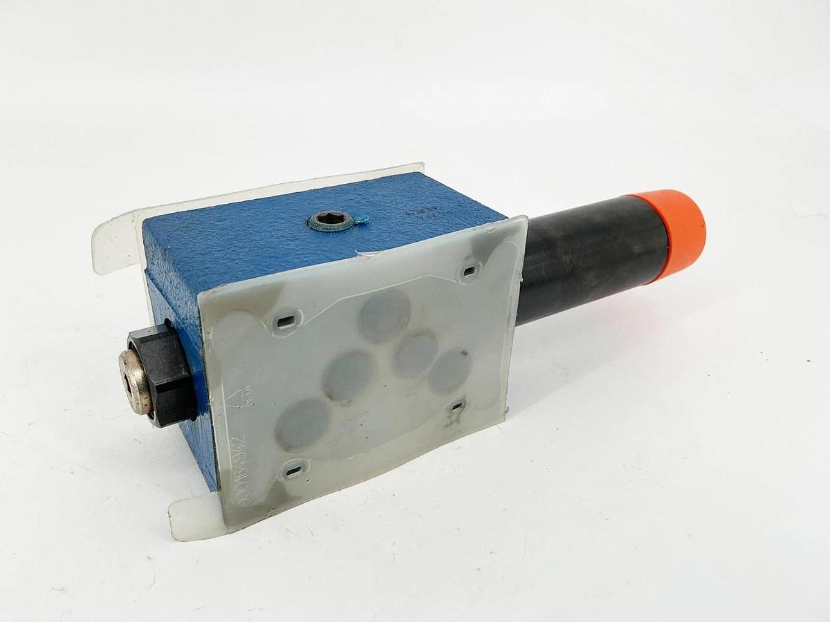 New Rexroth ZDR-10-DP2-54/210YM/12 Valve R900582564 - No Box