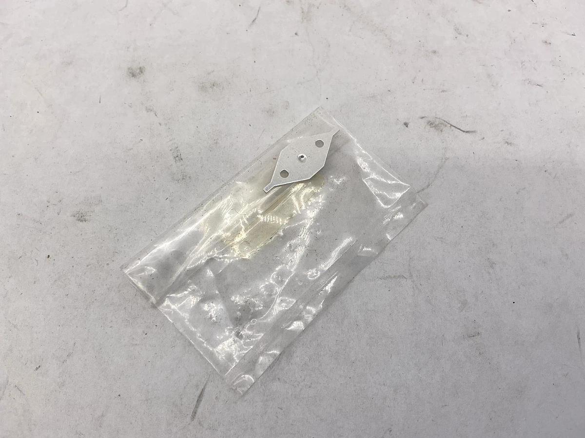 Used Omron E3HF-DS5E2 Photoelectric Sensor Switch 12/24VDC