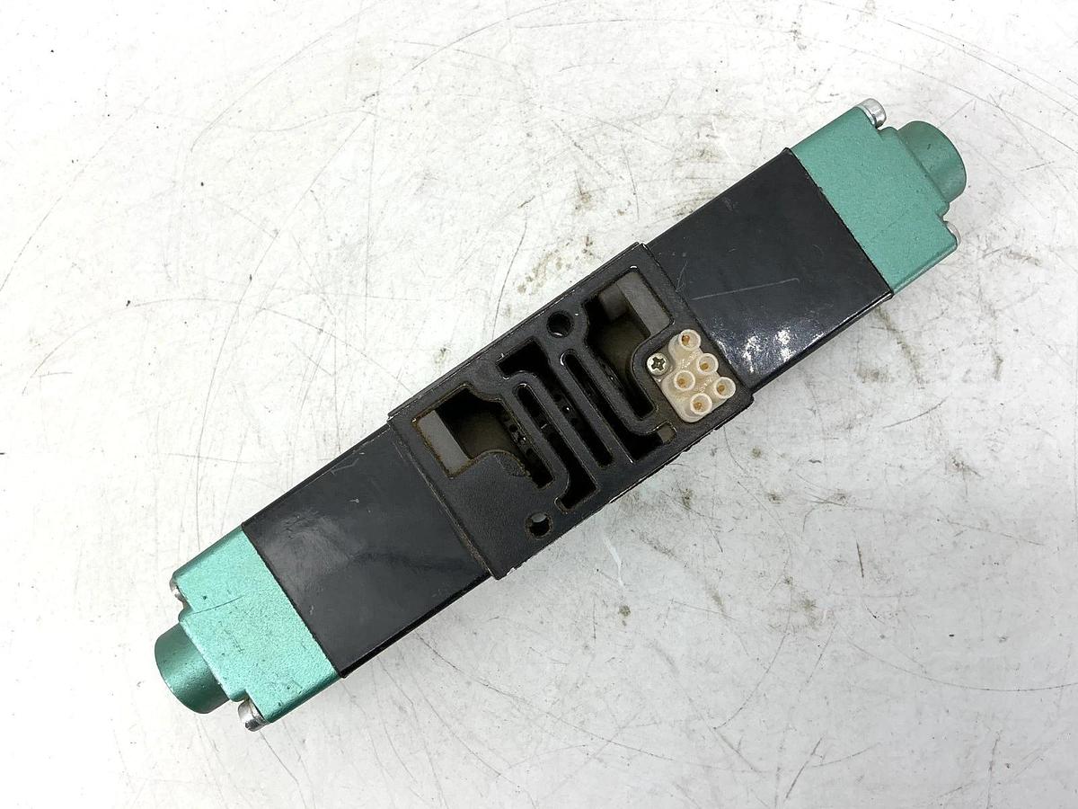 Used Numatics 082SS43AK Solenoid Valve 150PSIG-Air 0.15A 110/120V 50/60HZ