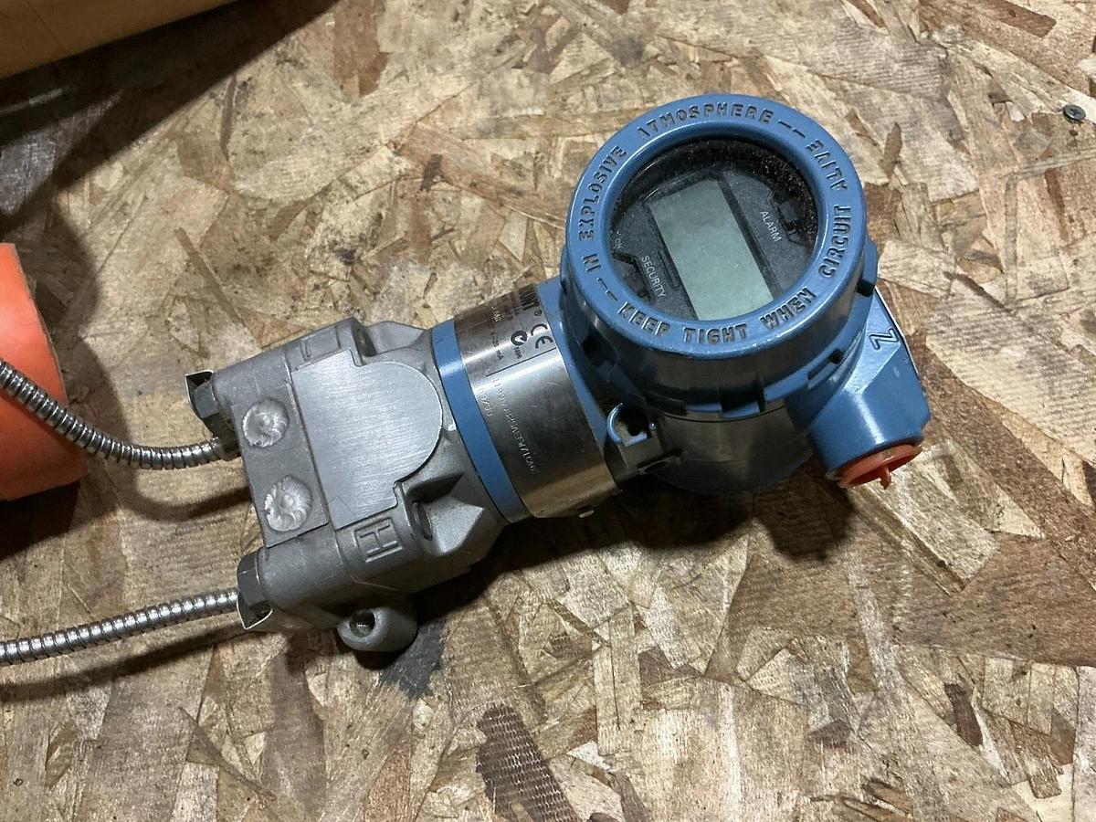 New Rosemount 3051CD4A22A1AS2M5B4 Pressure Transmitter 285PSI 10.5-55VDC
