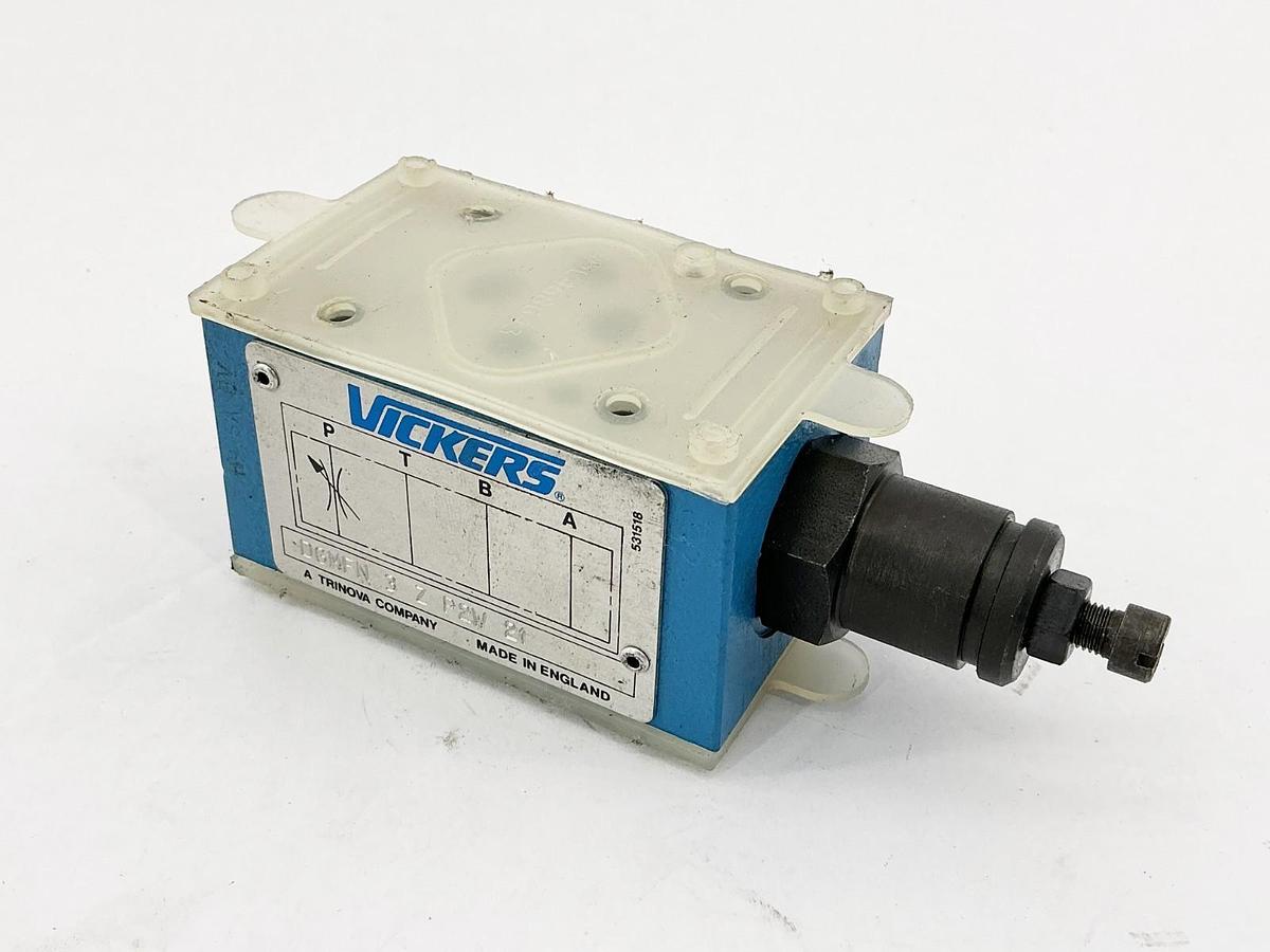 New Vickers DGMFN-3-Z-P2W-21 Flow Control Valve - No Box