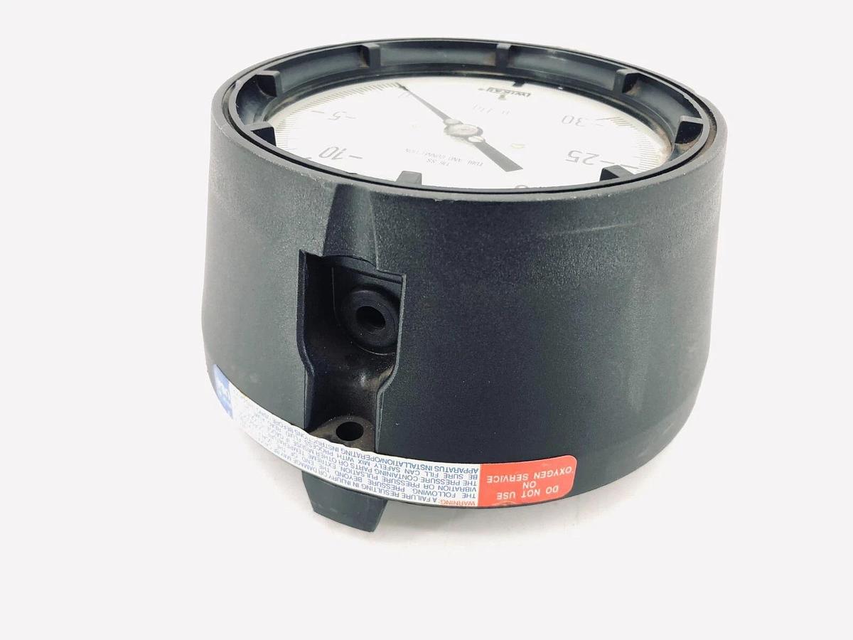 WIKA 9833914 Process Gauge 4.5 Dial 1/2 NPT Connection -30/0 Psi Liquid Filled