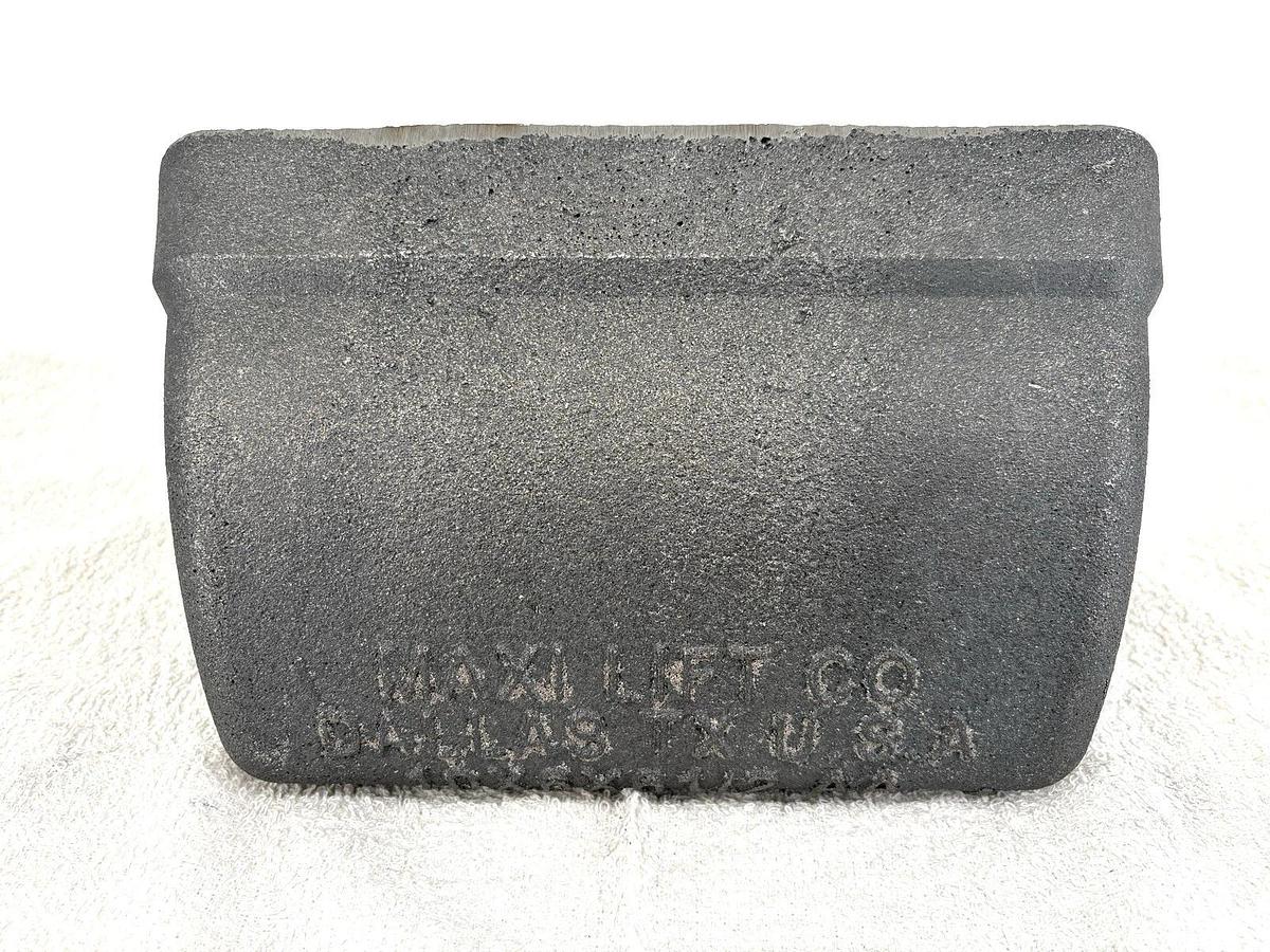 New Maxi-Lift DI-MAX AA Ductile Iron Elevator Bucket 10 x 6 x 6-1/2-AA