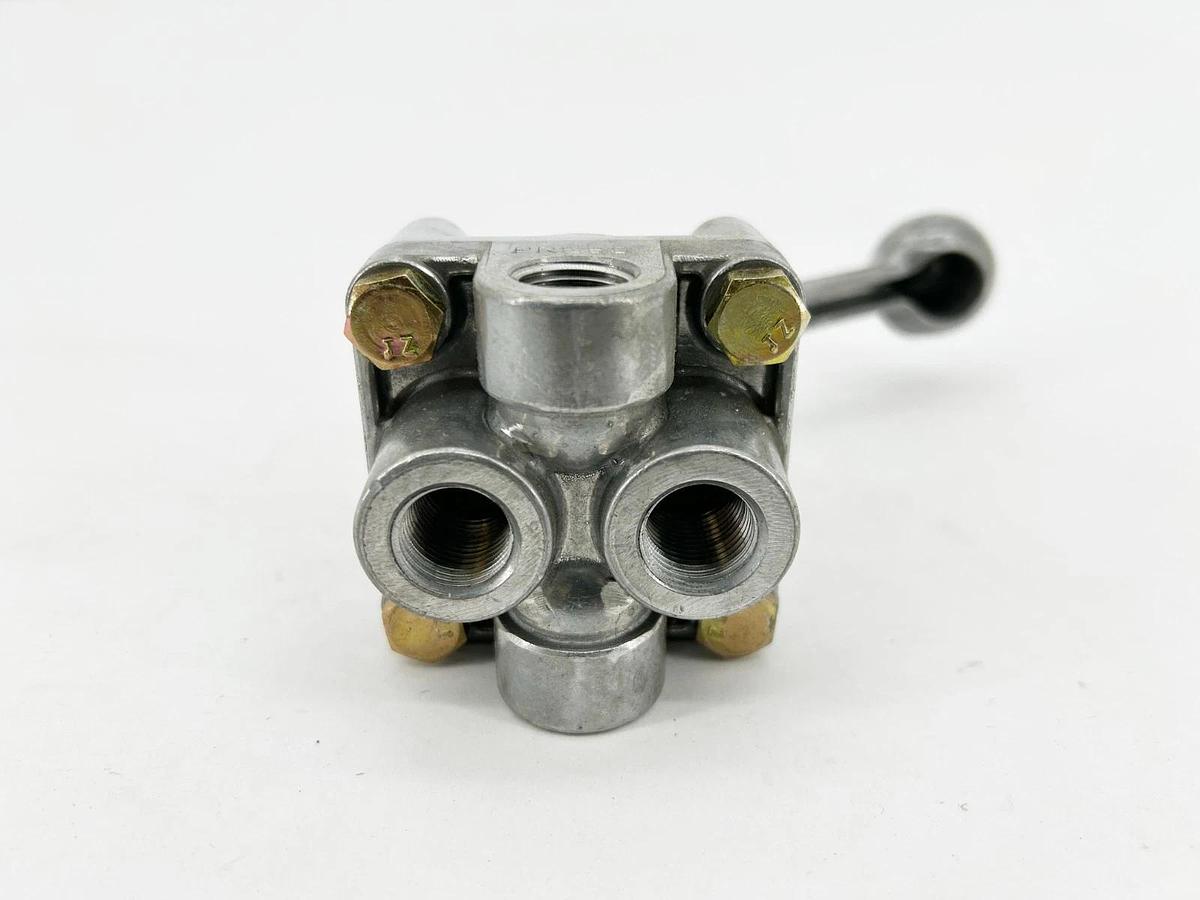 New Barksdale 9022-MC-G Shear-Seal Directional Control Valve - No Box
