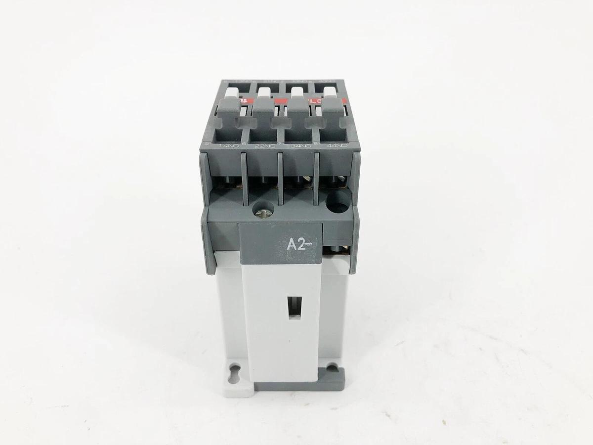 New ABB 1SBH143001R8131 Contactor Relay 24VDC NL31E