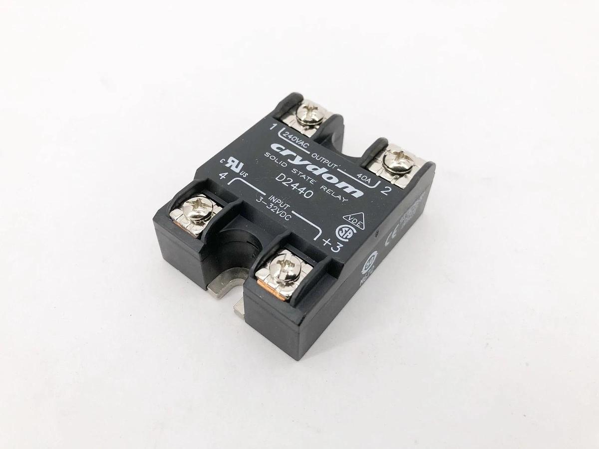 New Crydom D2440 Solid State Relay 25A 240V
