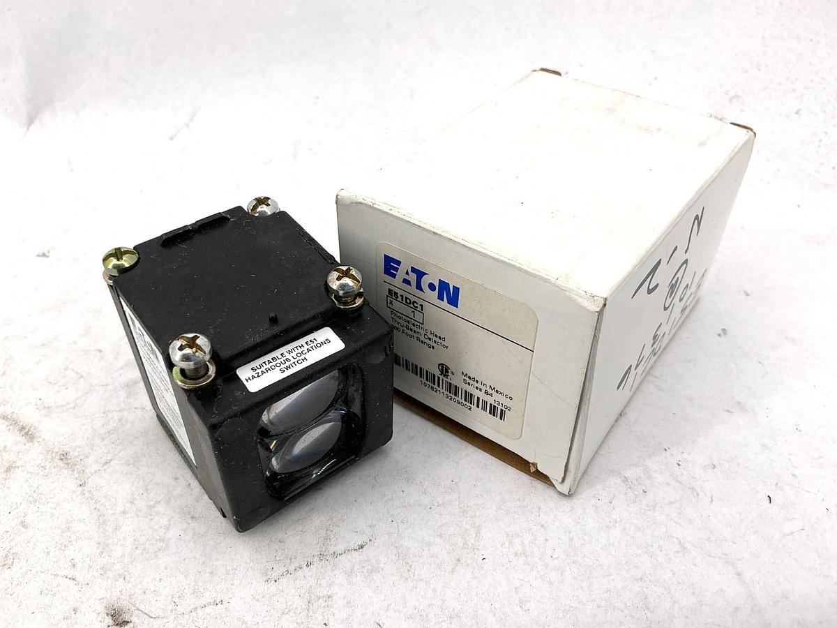 New Eaton E51DC1 Ser B4 Photoelectric Head Thru-Beam Detector 300ft Range