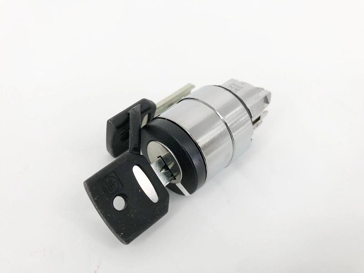 New Schneider Electric ZB4BG2 2-Position Selector Switch w/ Key