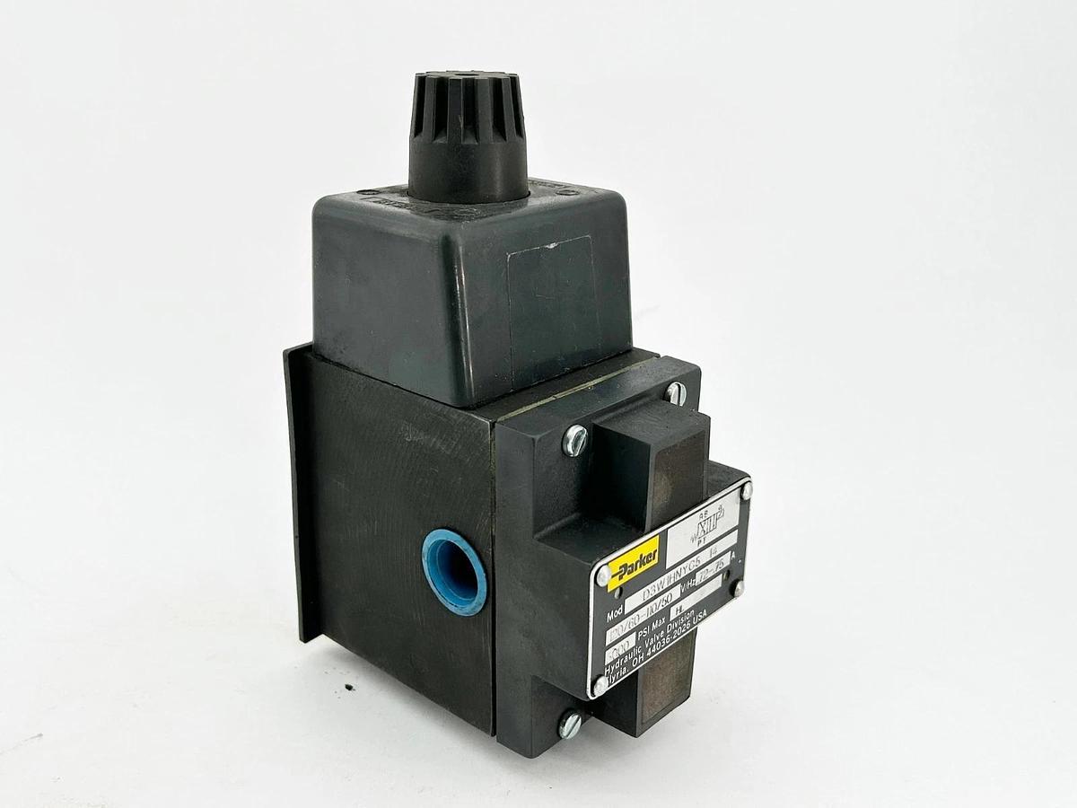 New Parker D3W1HNYC5-14 Pneumatic Valve 110/120V 50/60Hz .75A 5000PSI - No Box