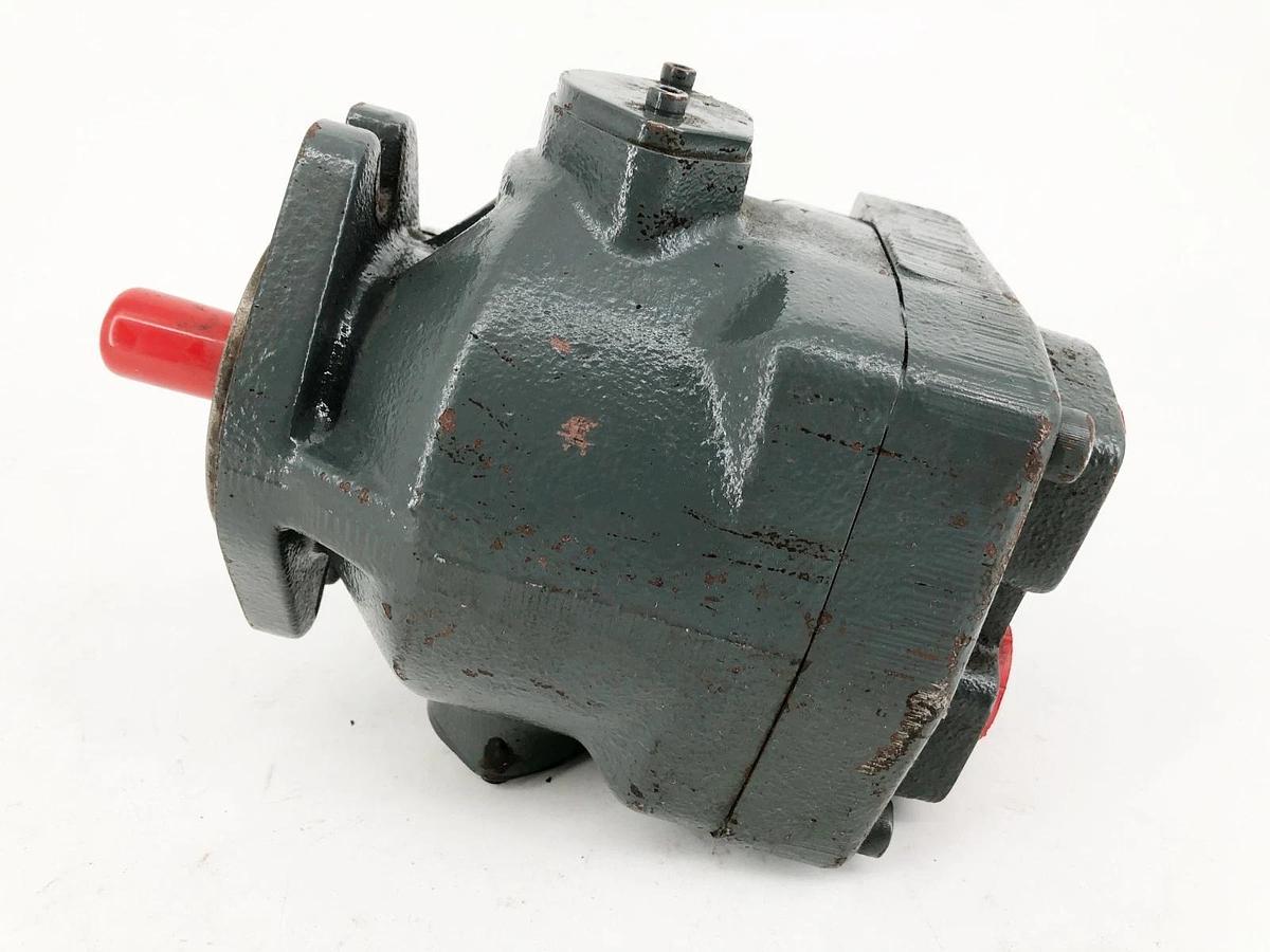 New Parker PVP1630R212 Hydraulic Piston Pump 3000psi - No Box
