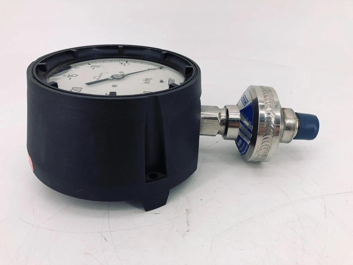 WIKA 9833914 Process Gauge 4.5 Dial 1/2 NPT Connection -30/0 Psi Liquid Filled