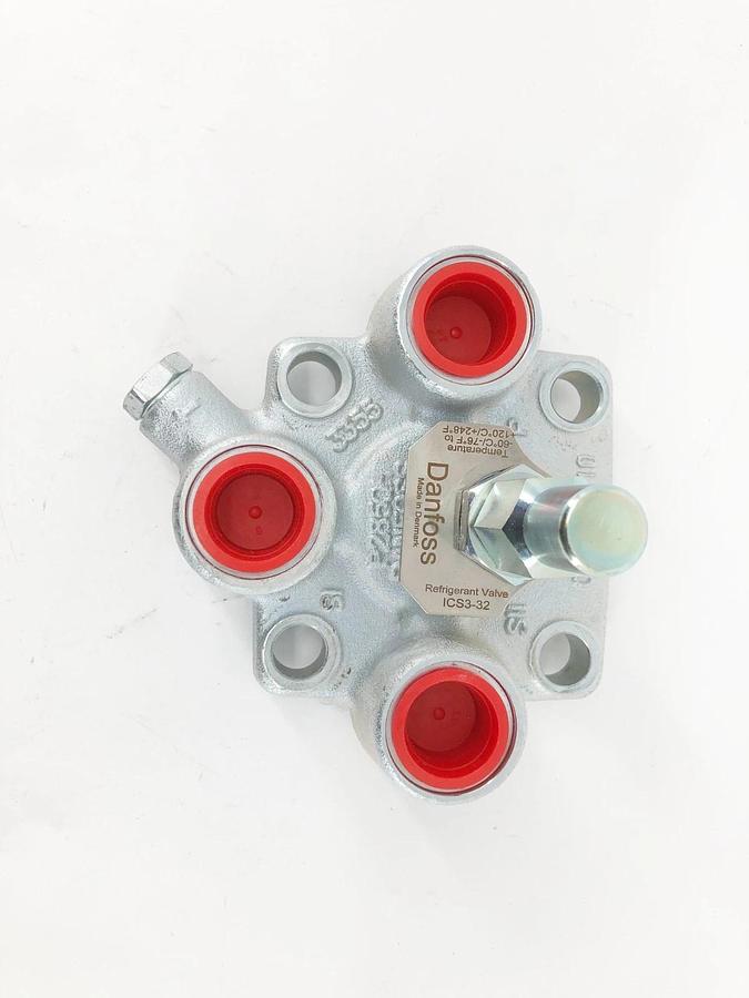 New Danfoss 027H3173 Refrigerant Valve Top Cover 3-Pilots ICS3-32 - No Box