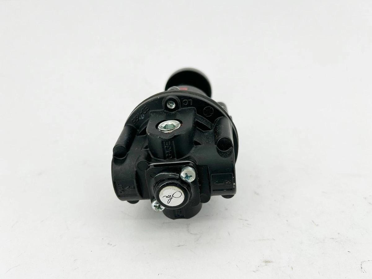 Used Parker P3RA10233 Precision Regulator 3/8" NPT 500psi Max