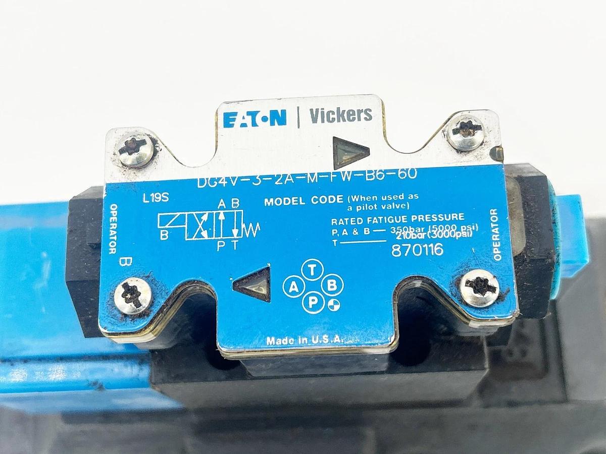 New Eaton DG5V-8-H-2A-M-FW-B-10 Directional Control Valve 02-325842 - No Box