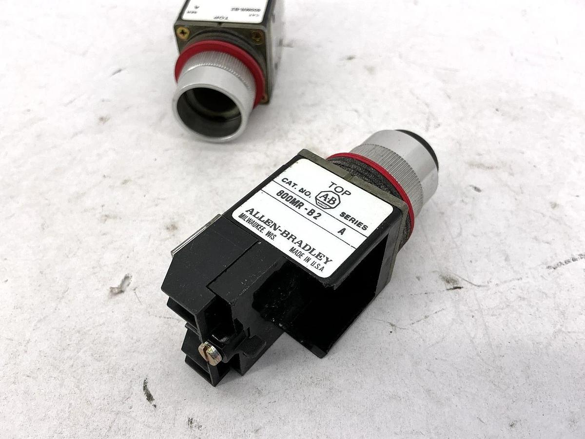 Used Lot of 2 Allen Bradley 800MR-B2 Ser A Pushbutton w/ Contact Block