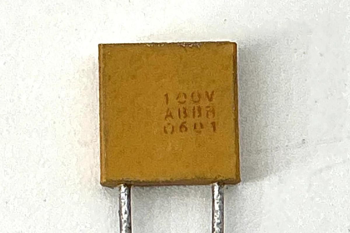 Bag of 20 CK06BX104K Ceramic Multilayer Capacitor 100VDC