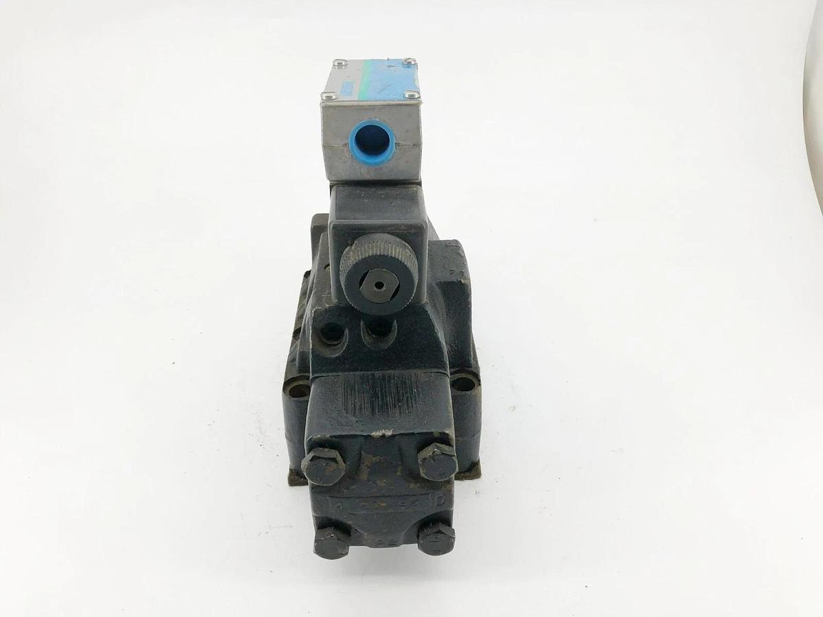 New Vickers DG5S-H8-OC-M-FW-B5-60-EN21 Directional Control Valve 02-144462
