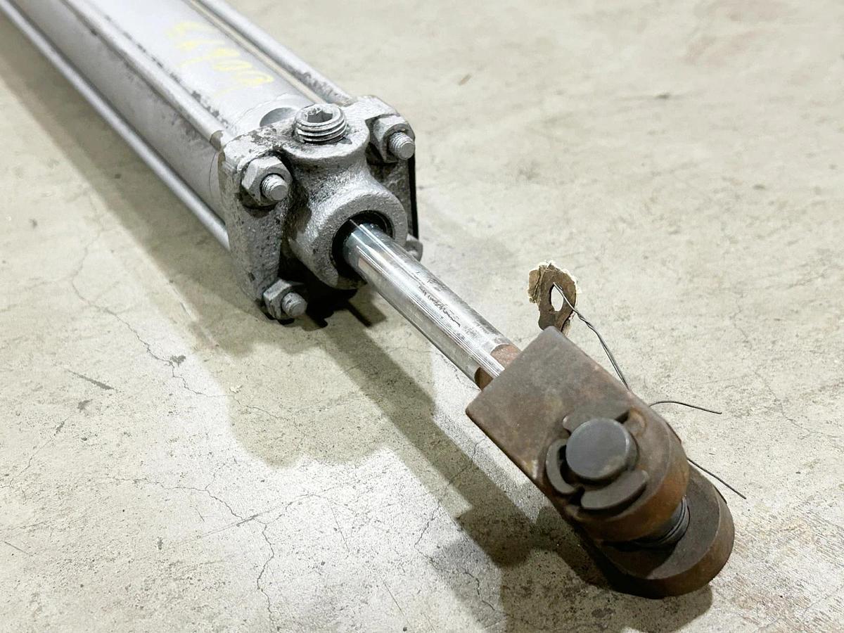 New Sheffer Co. 1.5C20C24CC Pneumatic Cylinder - No Box