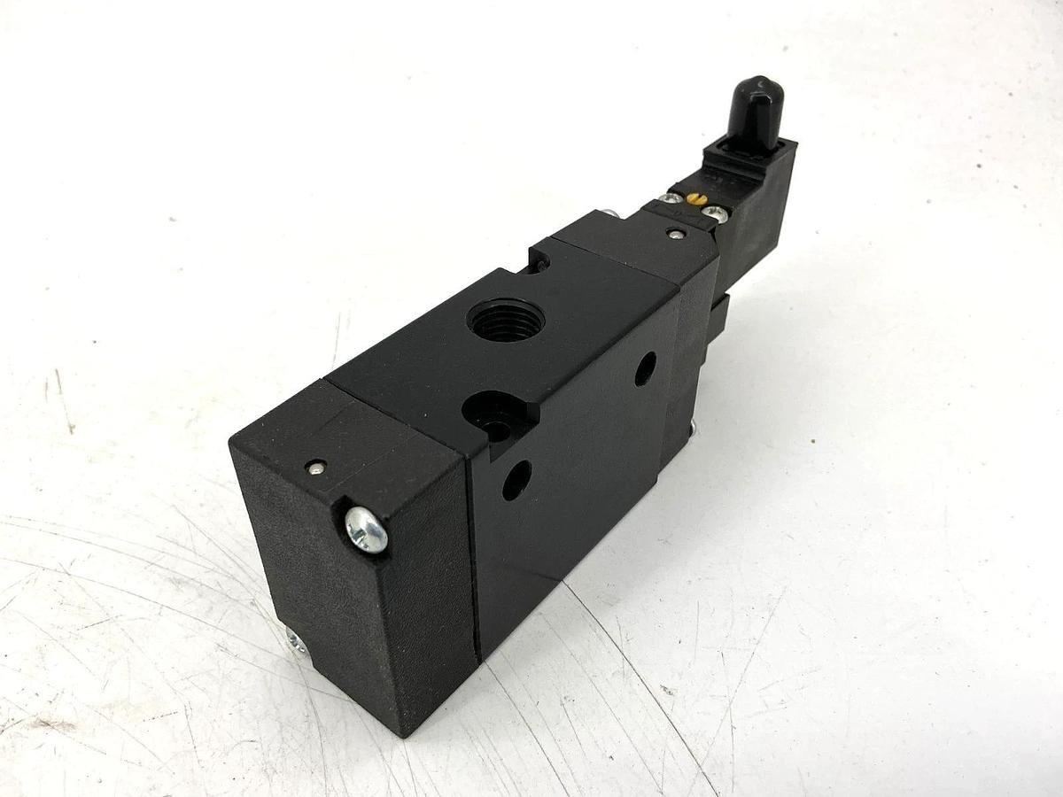 New Parker B5G1BC553C Solenoid Valve 150PSI 1.6VA 115/120V 50/60HZ - No Box